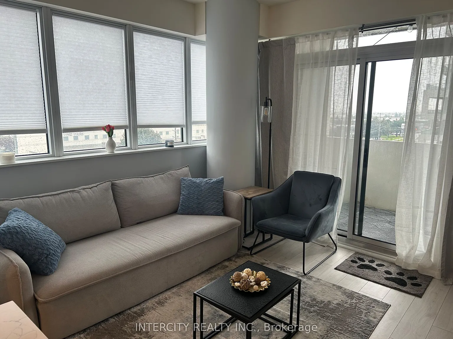 Charisma Condos — Photo 3