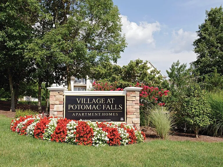 Village at Potomac Falls Apartment Homes — Photo 33