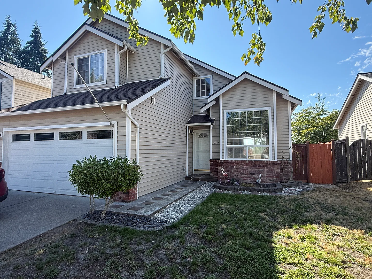 3 bed, 2.5 bath, 1612 sqft, $2,500 — Photo 2
