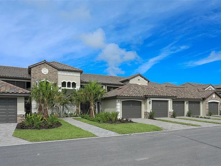 5507 Palmer Cir #105 — Photo 4