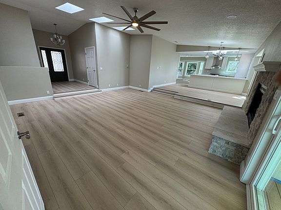 4th image of 4913 Calle De Tierra NE