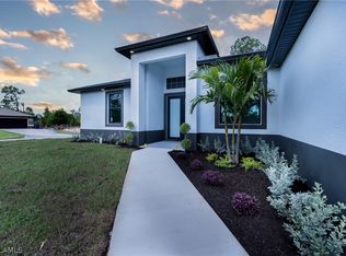 807 E 14th St, Lehigh Acres, FL 33972