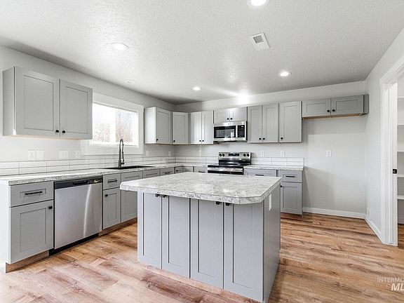 2nd image of 3312 Vistapark Dr