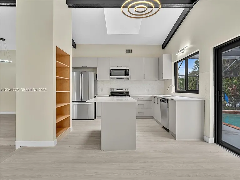 8813 Paradise Ct — Photo 12