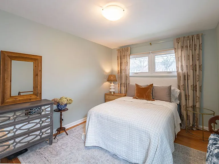 23213 Fairmount Blvd — Photo 24