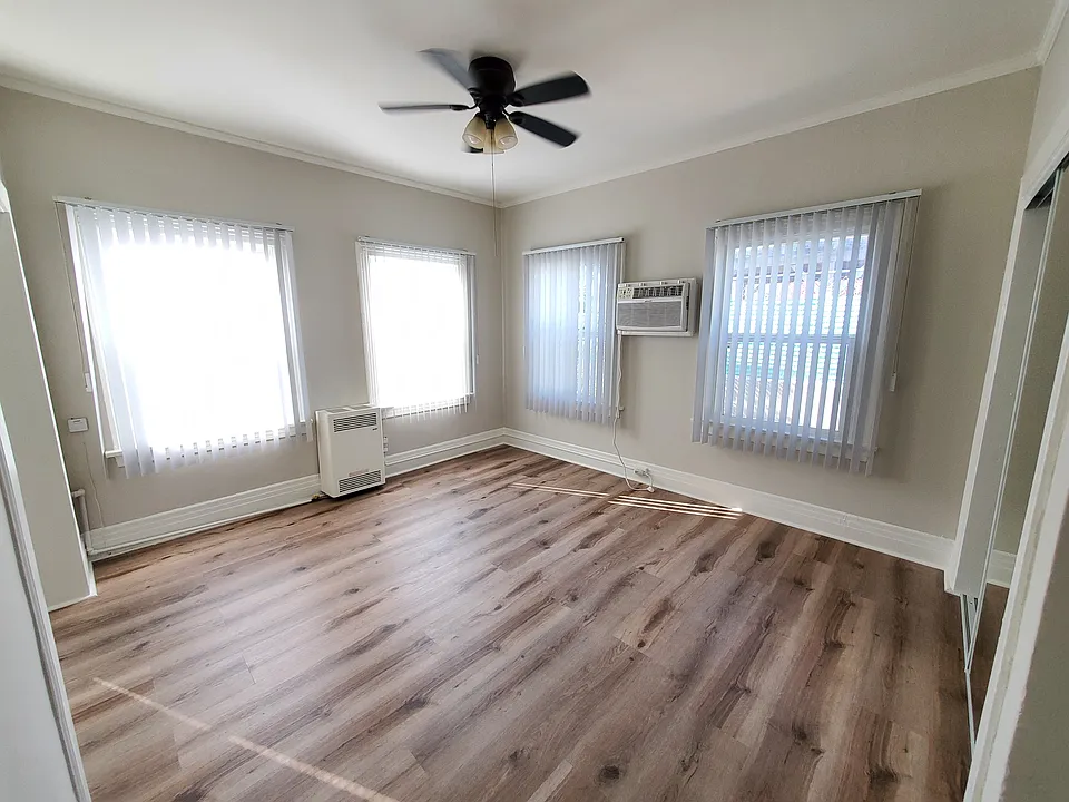 259 Columbia Ave #11