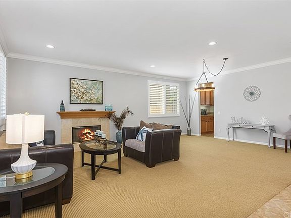 5th image of 266 Villafranca St