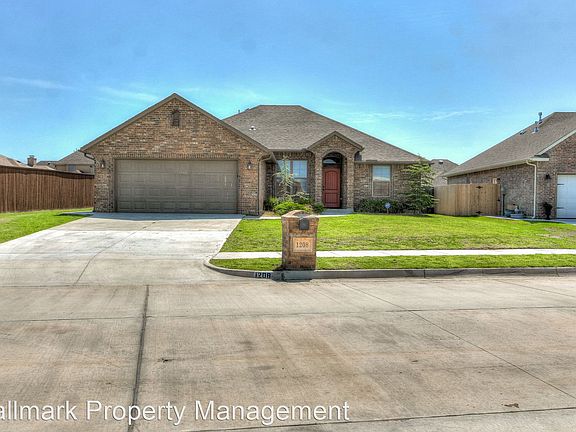 2nd image of 1208 Eagle Dr