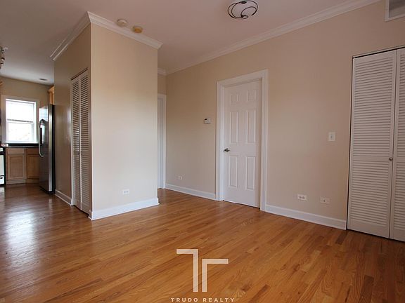 2nd image of 3250 N Clifton Ave #02N