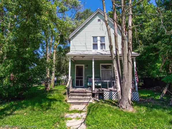 1535 Oak St, Port Huron, MI 48060