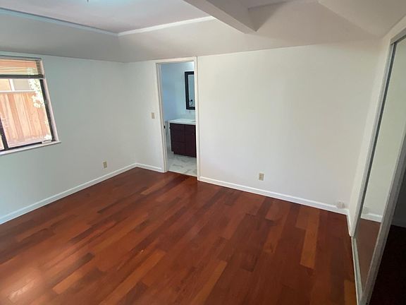 5th image of 10060 Peninsula Ave