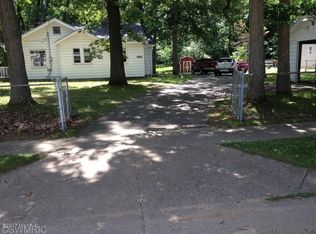 4005 Groveland Ave SW, Wyoming, MI 49519