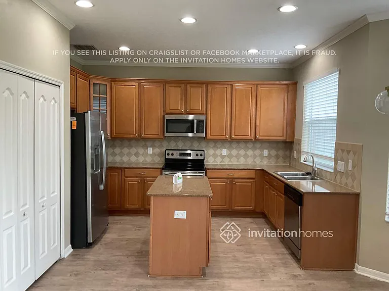 17745 Ayrshire Blvd — Photo 5