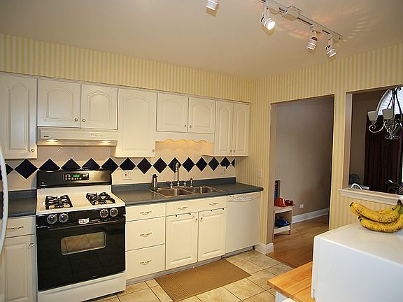 5th image of 955 Little Falls Ct