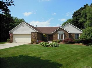 30200 Seven Mile Rd, Livonia, MI 48152