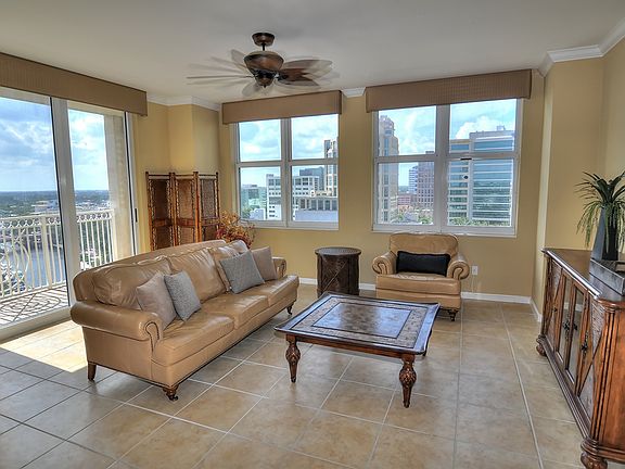 4th image of 511 SE 5th Ave APT 1516
