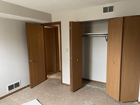 5th image of 2 Columbia Ave #2