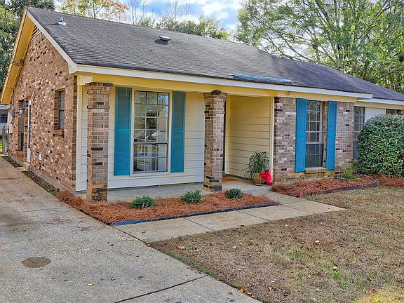 3rd image of 2925 Woodforest Ln