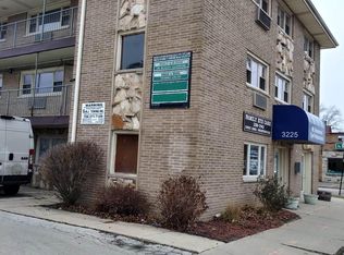 3225 W 111th St #301, Chicago, IL 60655