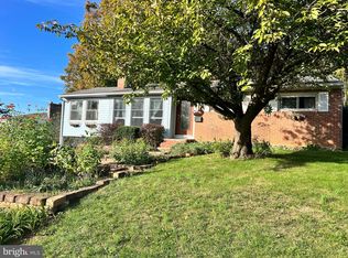 17712 Crest Dr, Hagerstown, MD 21740