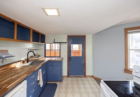 3rd image of 2 Teconnett Path