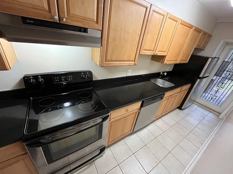 507 Constitution Ave NE #1 — Photo 11