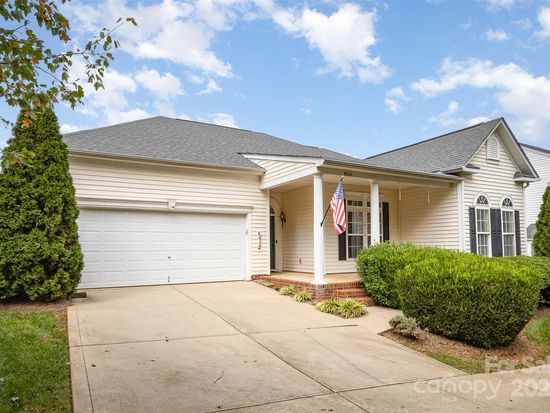 8511 Castledown Dr, Huntersville, NC 28078