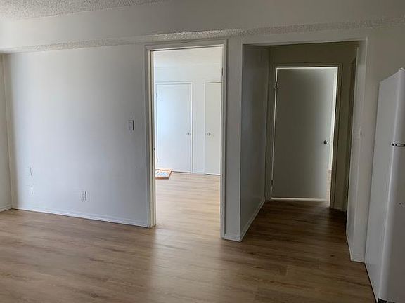 3rd image of 846 S Berendo St APT 303