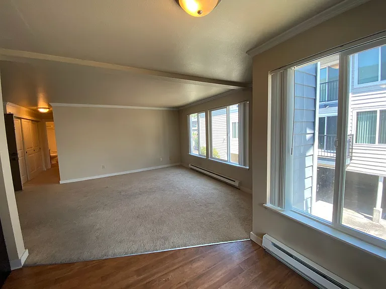 North Green Lake Apartments — Photo 26