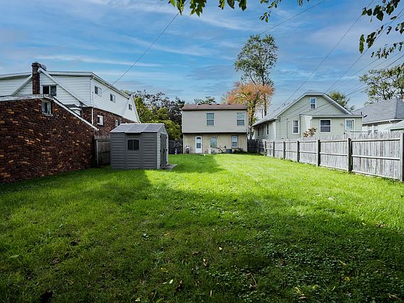 3rd image of 0 Berdeno Ave