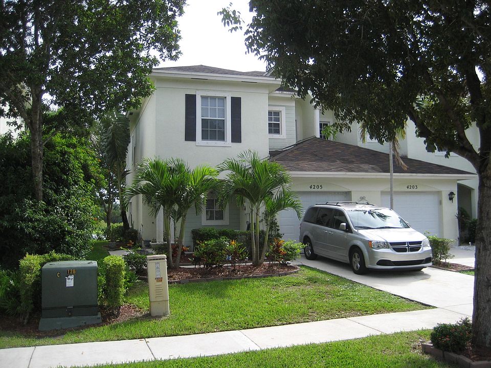 1st image of 4205 EMERALD Vista