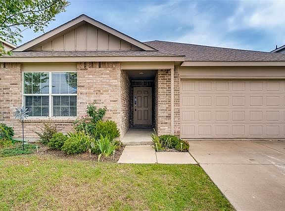 3rd image of 1609 Gayla Creek Dr