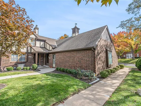 10551 Foster St, Overland Park, KS 66212