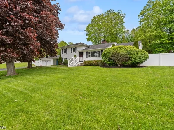 323 Main St, Ogdensburg Boro, NJ 07439