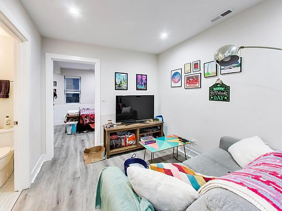 3rd image of 2021 W Shakespeare Ave #Ch1