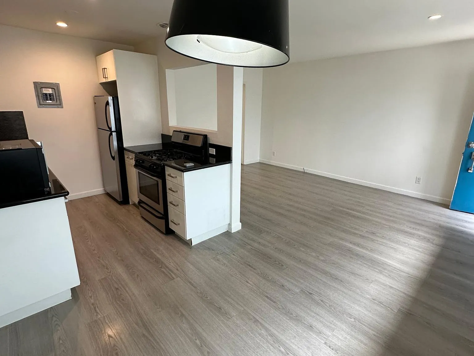 1165 N Madison Avenue — Photo 4