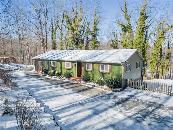 182 Countrywood Ln, Rocky Mount, VA 24151