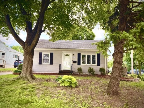 601 11th St, West Des Moines, IA 50265
