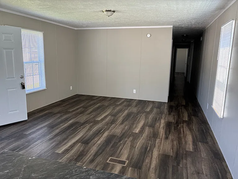 847 S 74th Pl — Photo 3