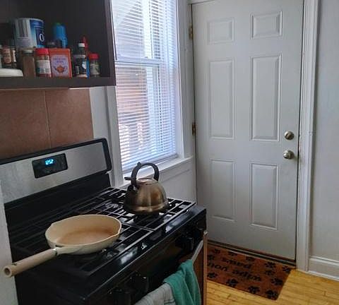 4th image of 4710 N Lowell Ave APT 2