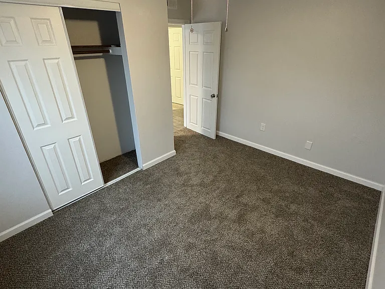 Sunrise Valley Apartments — Photo 15