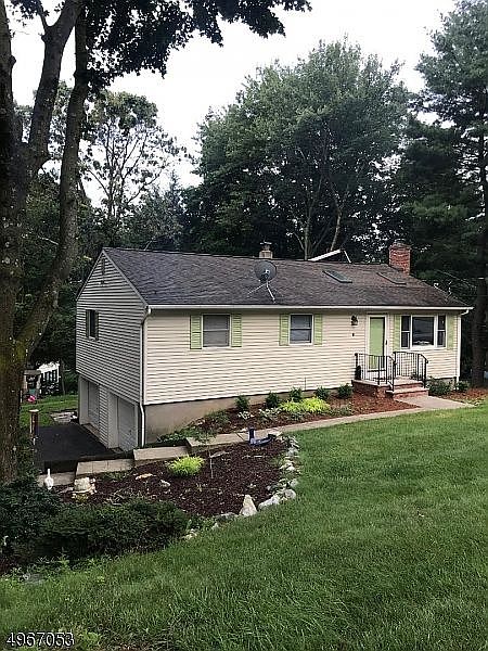 2nd image of 6 Mt Heights Dr