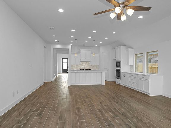 2nd image of 42706 Mystery Ln