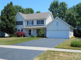 610 Old Country Rd, Rochester, NY 14612