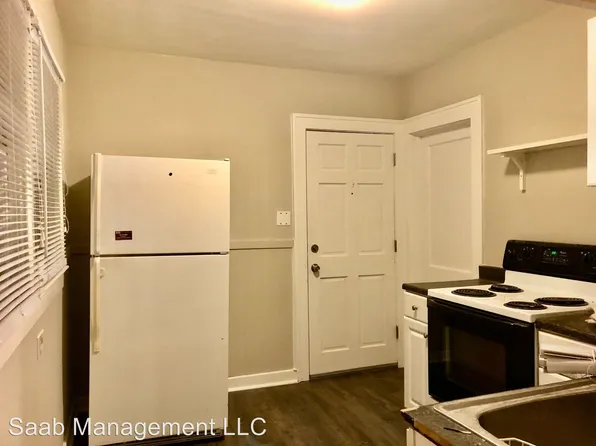 201 Academy Ave, Ferndale, MI 48220