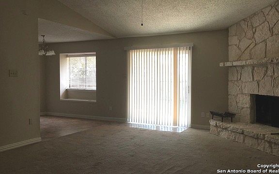 3rd image of 4707 Crested Rock Dr