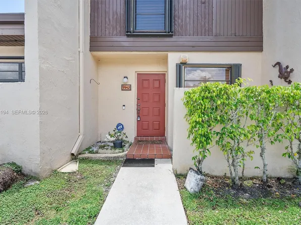9942 NW 10th St #7, Pembroke Pines, FL 33024