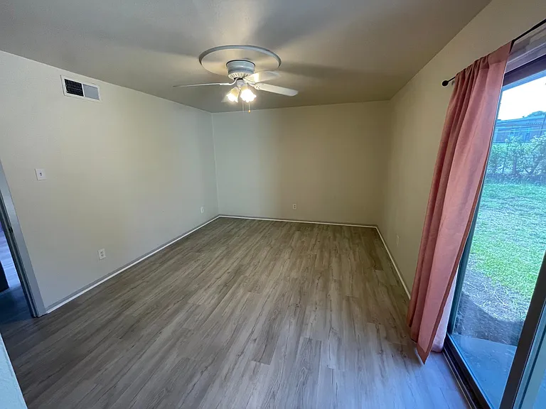 14046 Rolling Hills Ln — Photo 11