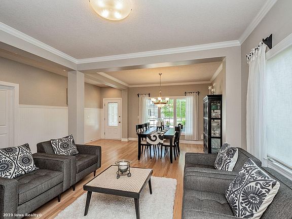 4th image of 8465 Parkside Cir
