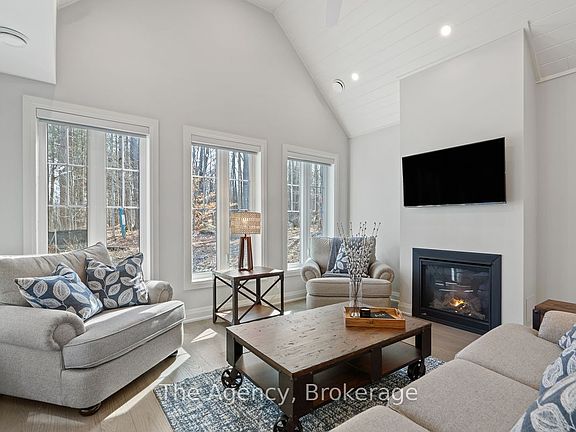 3rd image of 2054 Peninsula Rd #39